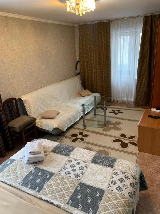 Уютная Квартира В Центре По Ул Гоголя คารากันดี ภายนอก รูปภาพ